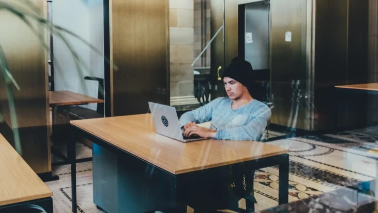 ¿Cansado de esperar que Windows arranque? Estas 3 funciones de Linux revolucionarán tu forma de trabajar